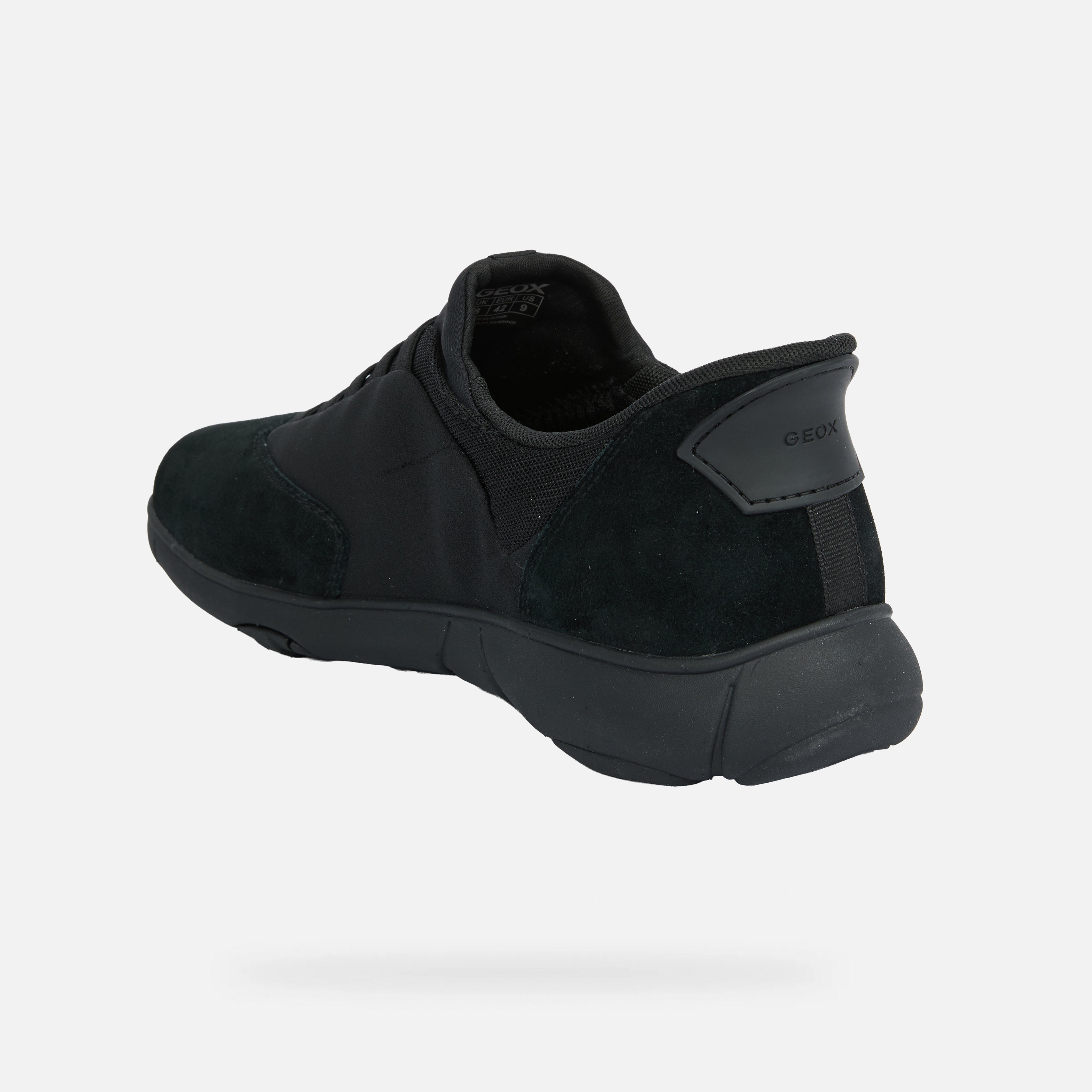 Nebula 2.0 Plus Sneakers