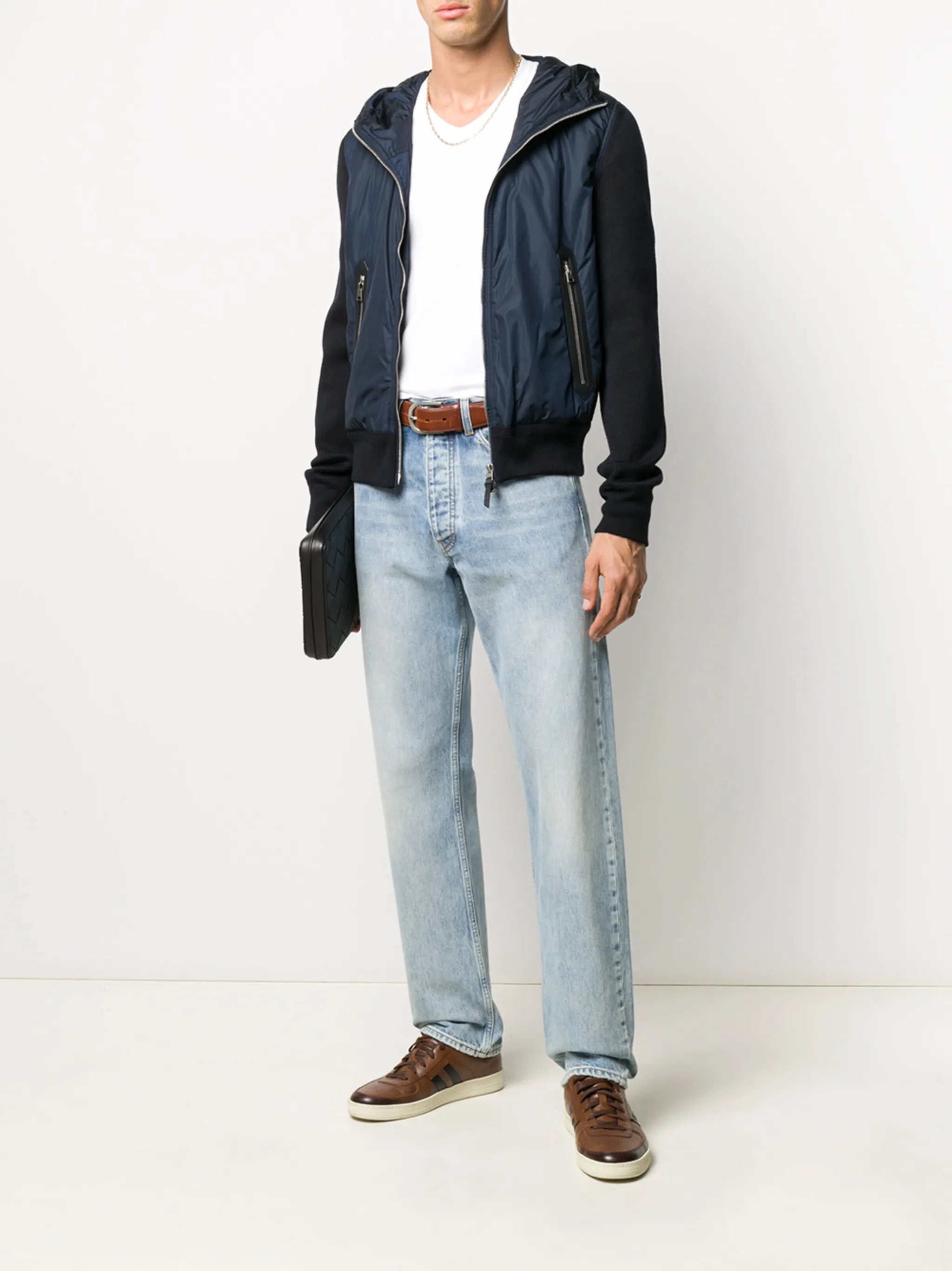 T-SHIRT V-NECK