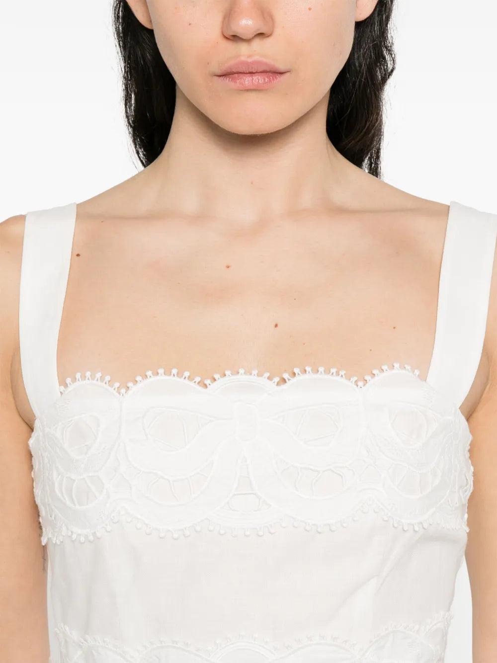 Midi šaty s čipkovými lemami