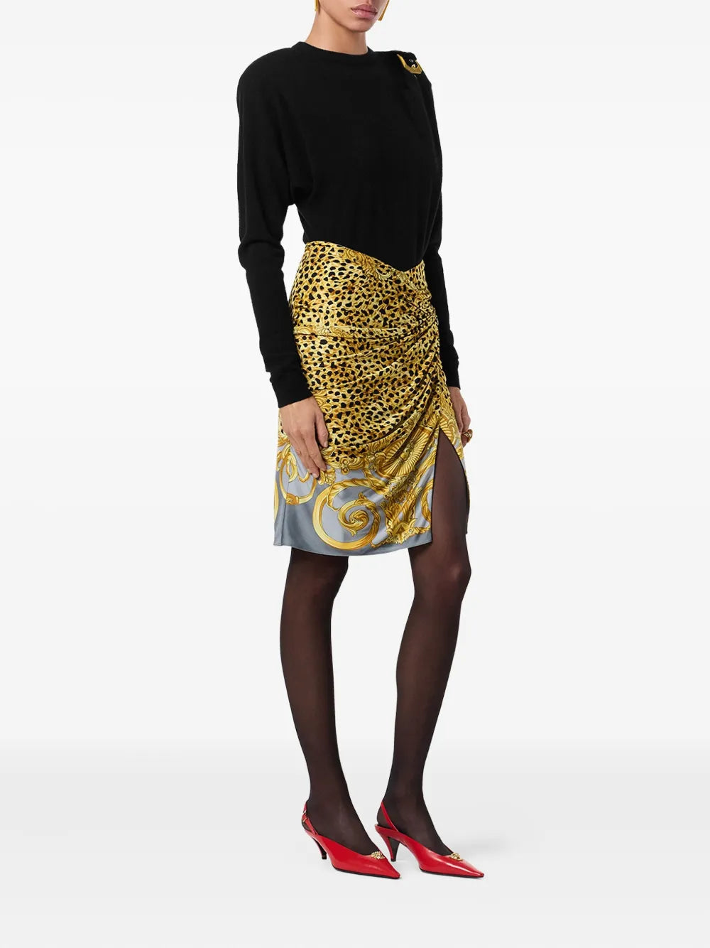 Pullover with buckle