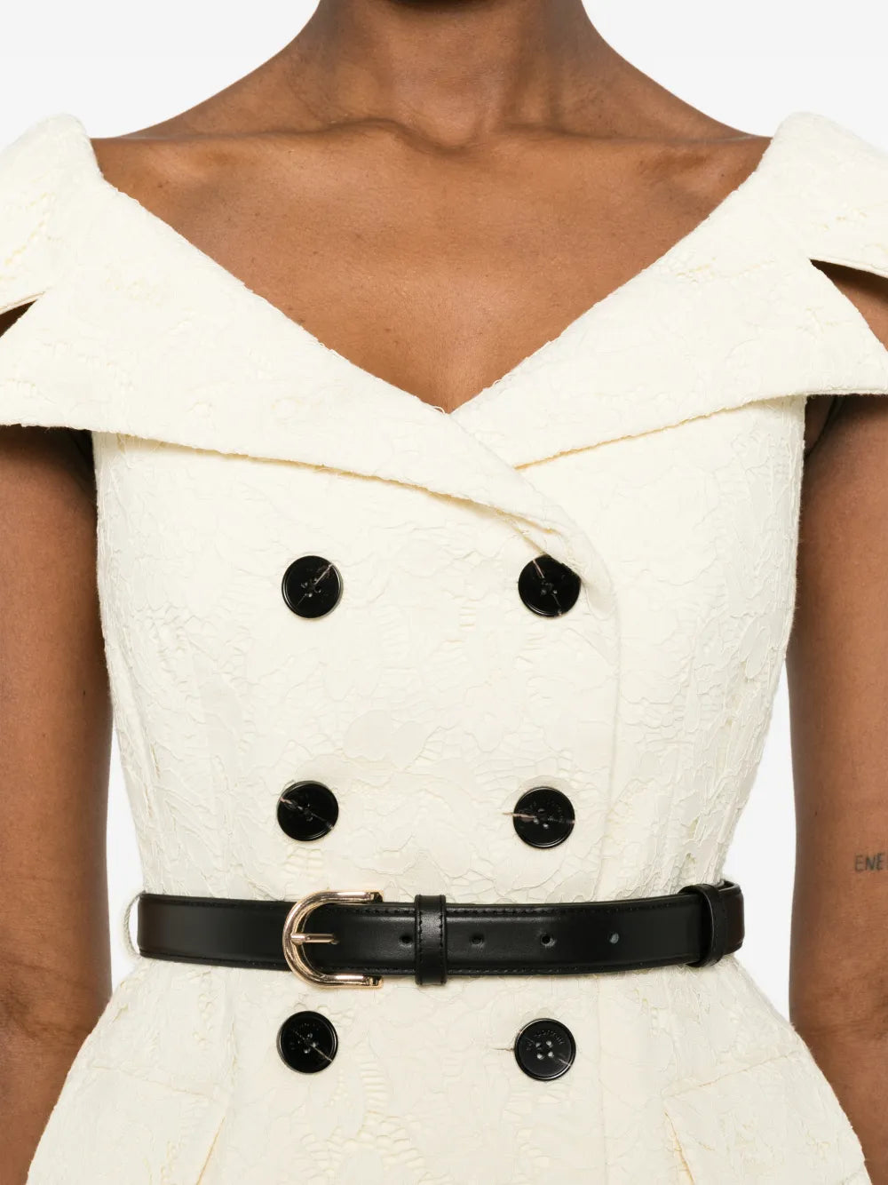 Szyfonowa sukienka midi z koronką