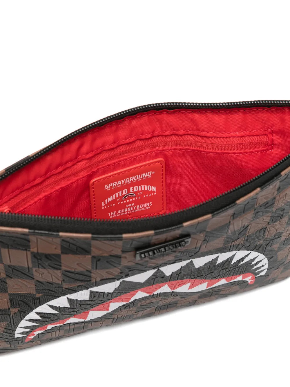 Shark Clutch mit Schachbrettmuster