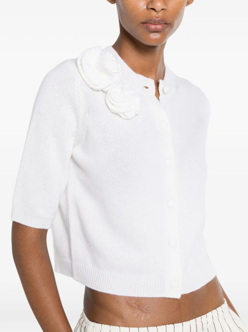 Short-sleeved cardigan with floral appliqués