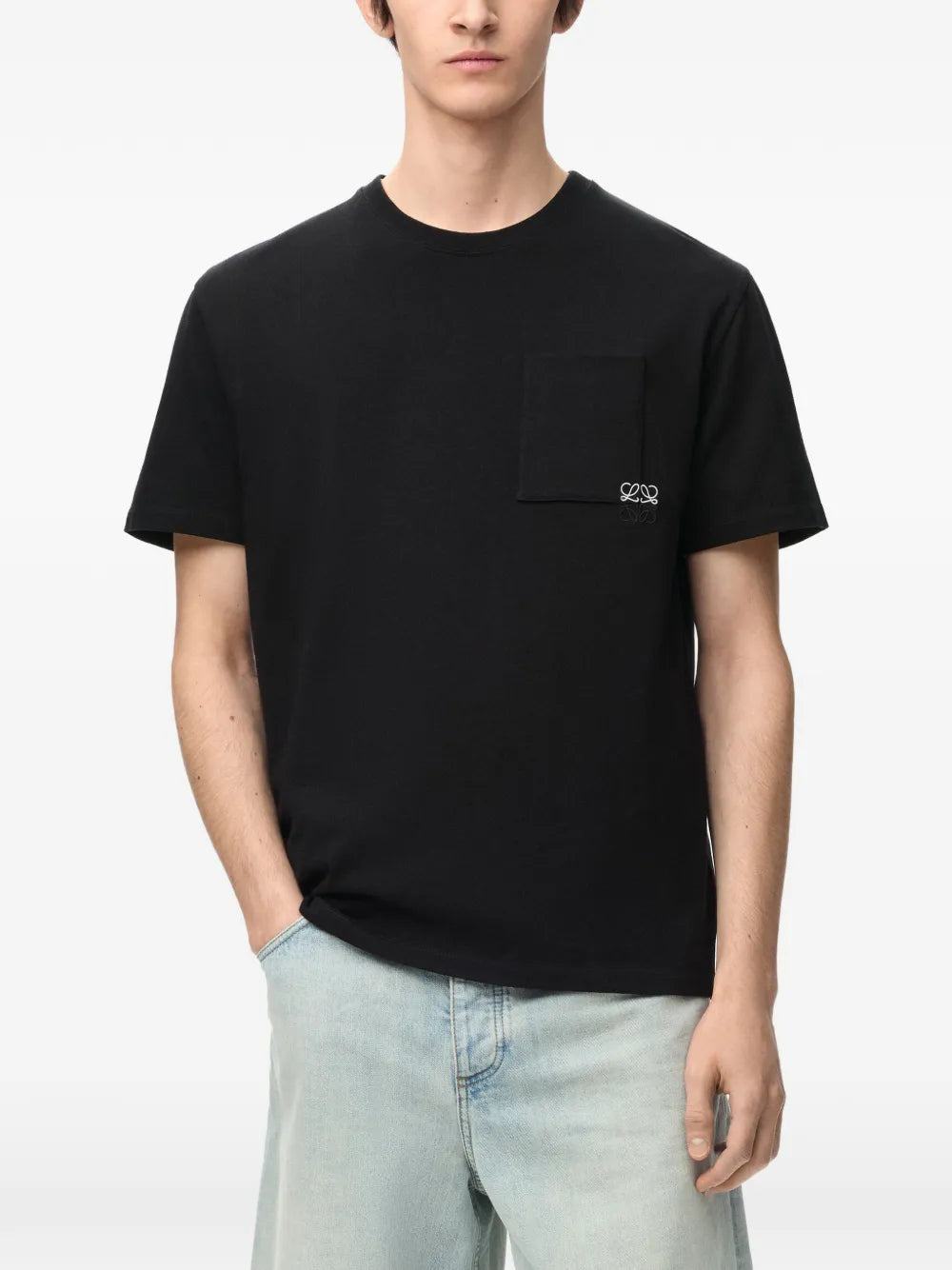 Herren T-Shirt mit Brusttasche und aufgesticktem Anagram