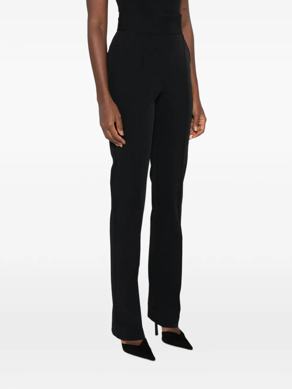 Damenhose mit Bügelfalten