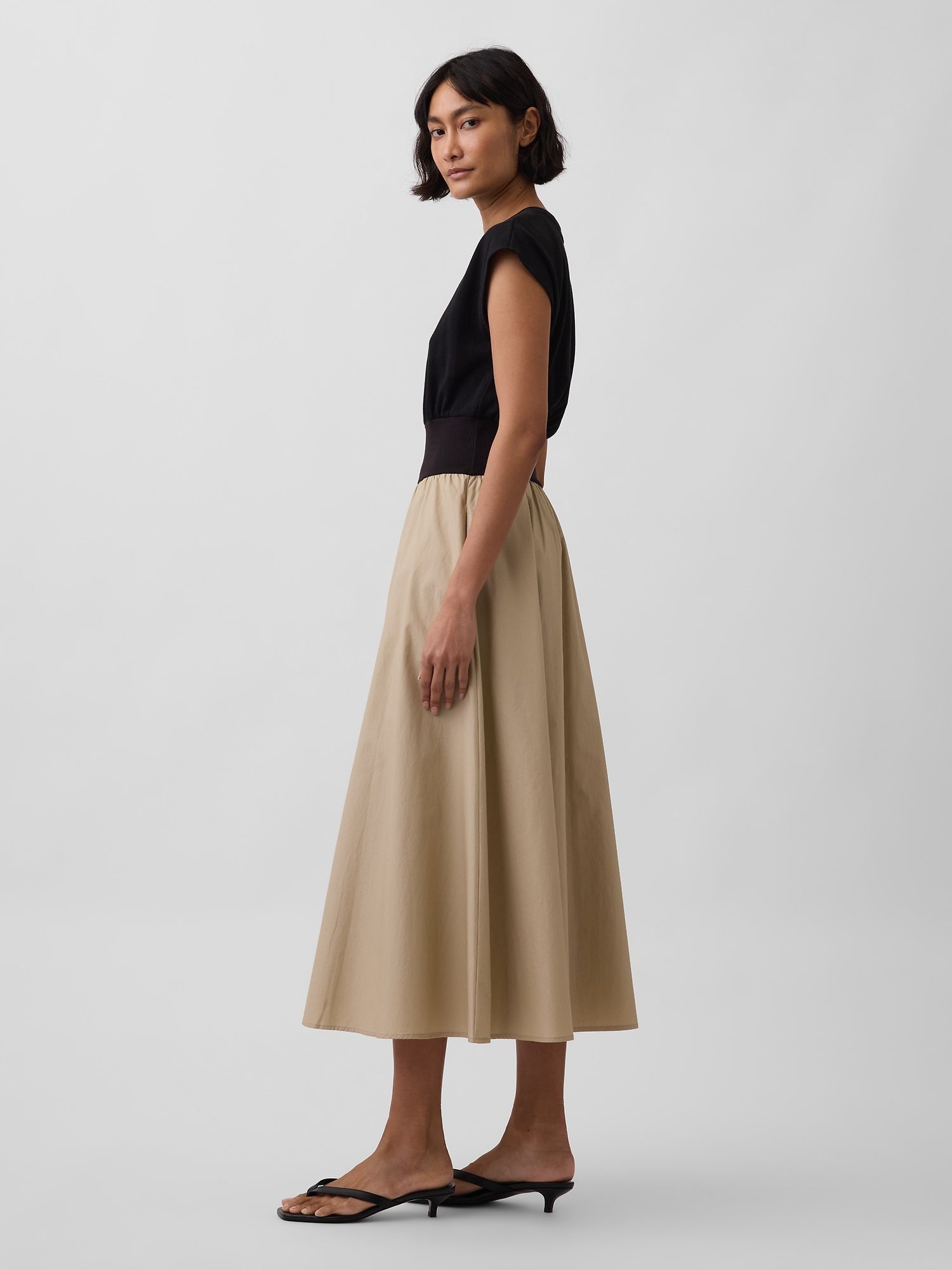Midi dress with pockets