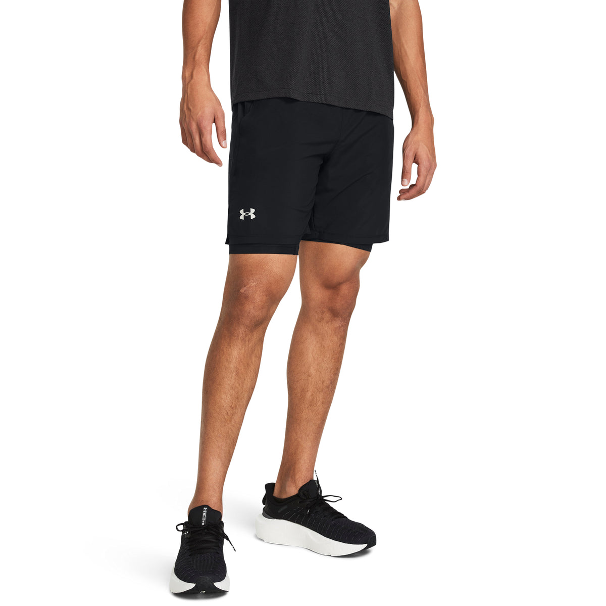 UA 2-in-1-Shorts für Herren 18 cm