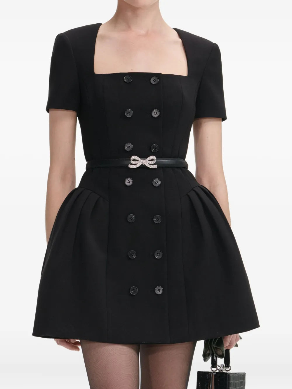 tweerijig minijurkje met korte mouwen