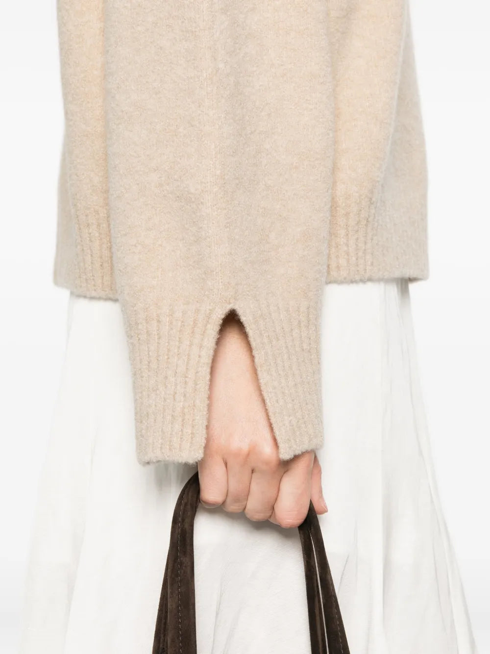 Rolákový svetr s rozparky na manžetách