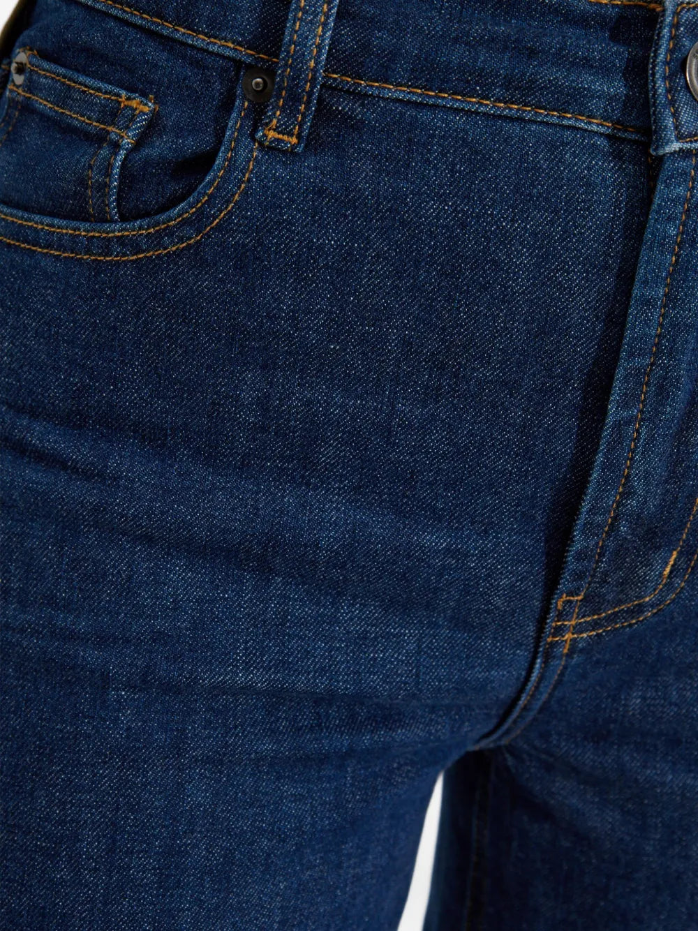 Jeans with flared legs