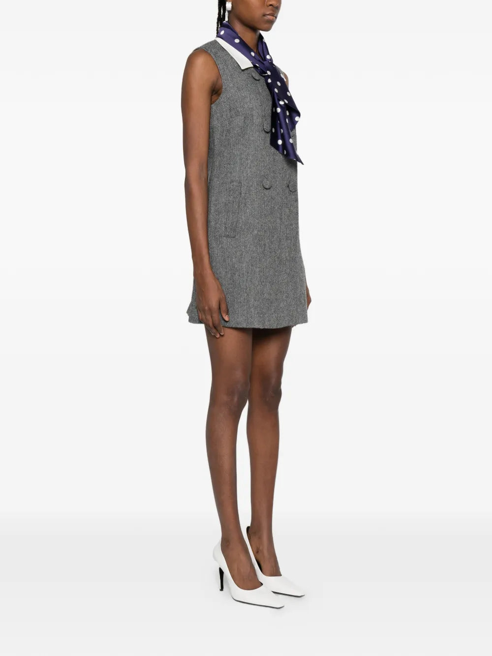 ŠEDÉ MINI ŠATY S DETAILOM ŠÁLU V KOSTIČKU