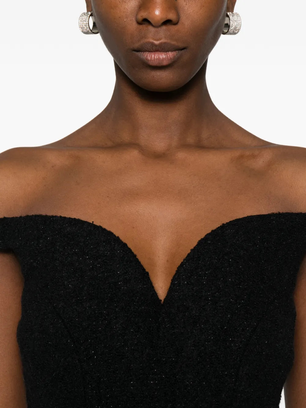 ČIERNE MINI ŠATY Z BOUCLÉ