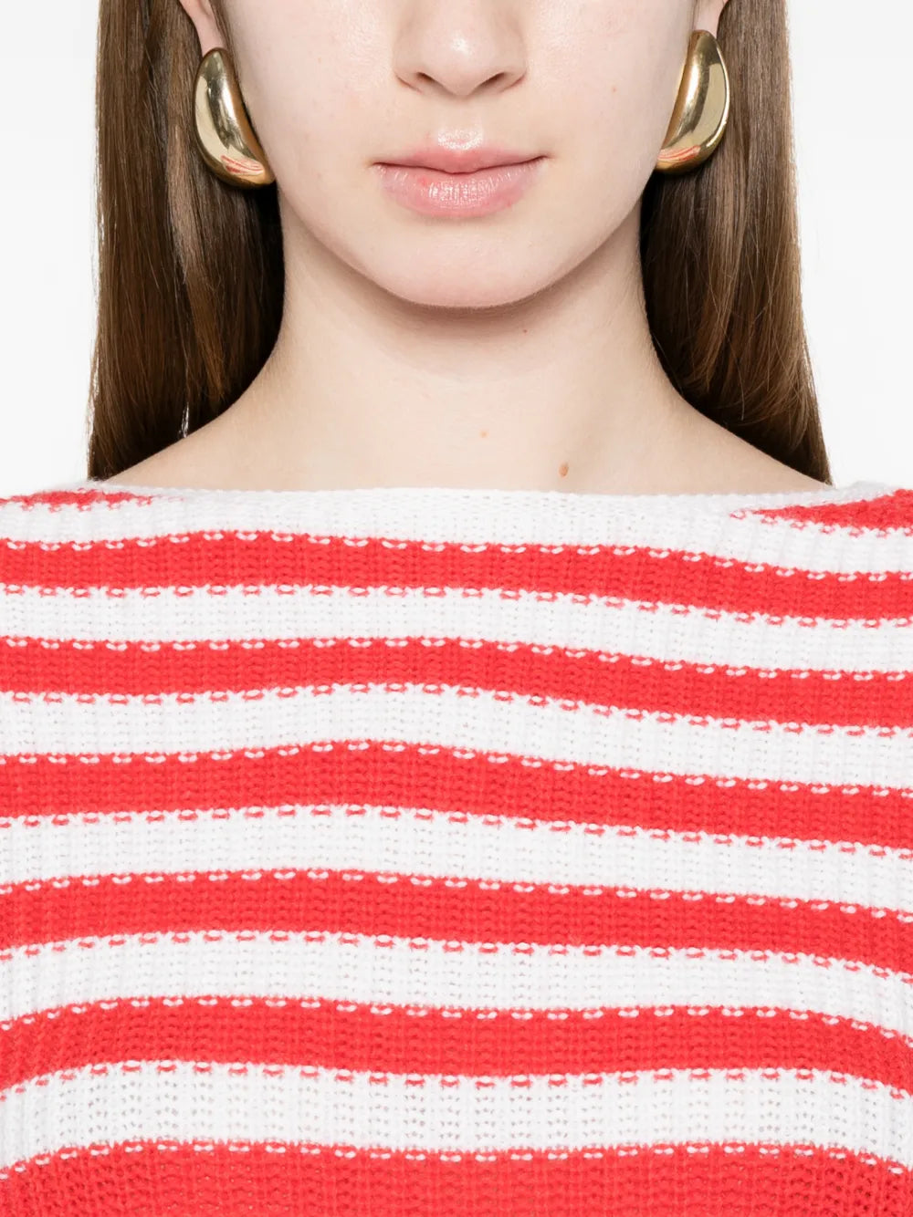 Sweter z dekoltem w kształcie litery U