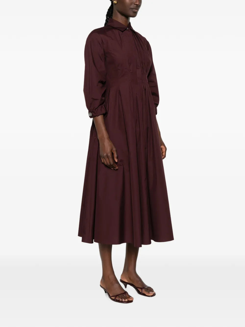 Plisseekleid mit Kristallverzierungen